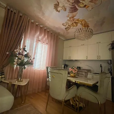 Deoni Luxury Apartment *